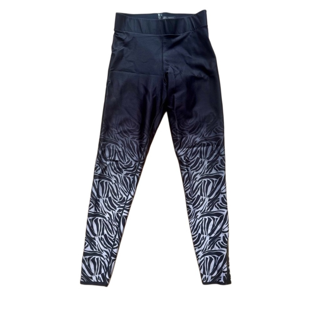 Ultracor Black and Gray Patterned Leggings - Picture 2 of 5